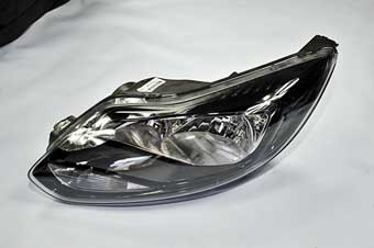 KUGA ÇIKMA YEDEK PARÇA FORD CIKMA YEDEK FOCUS 3 SİYAH SOL FAR